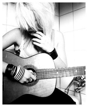 Gitar_girl