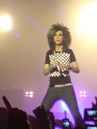 Bill (L)^^