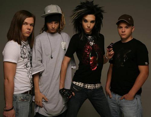 Tokio Hotel!! Bill Houd Btw De TH-Mp3-Player Vast xD Ik wil er ook zo 1(a) <3