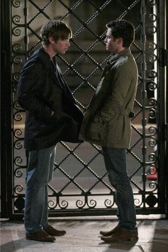 Nate and Dan going face to face.. :o