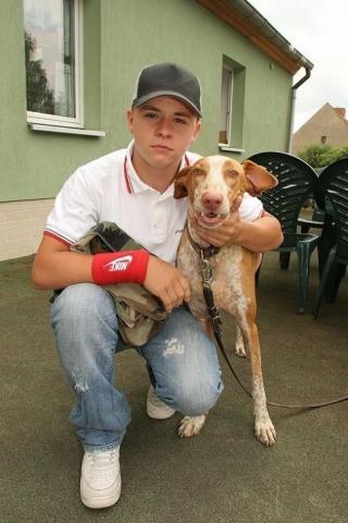 Gustav with dog is sweet!!!