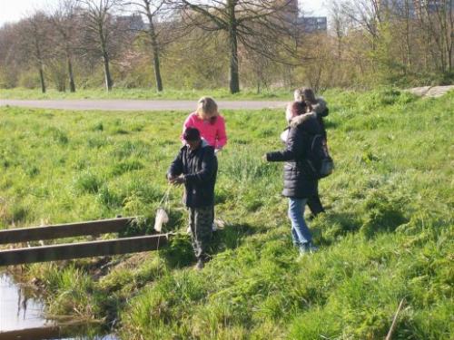 ikke bij de sloot met school viel er bijna in xD