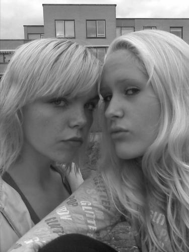 Ik en Denisa.. Me beste vriendin!!(L)