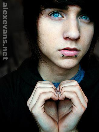 Alex Evans <33