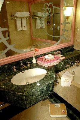 This is how my bathroom mirror is gonna look like. ^^