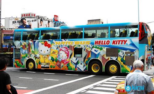 Hello kitty bus