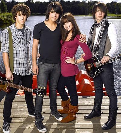 Jonas Brothers+Demi Lovato!