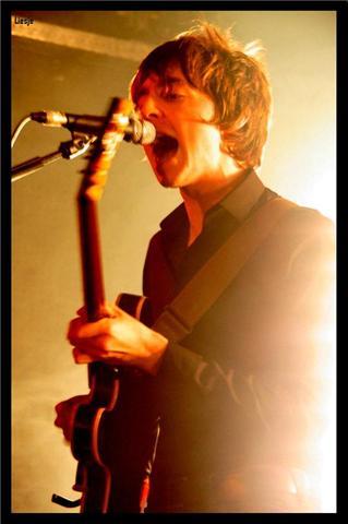 Miles Kane <33 // Just Singin' a Song.