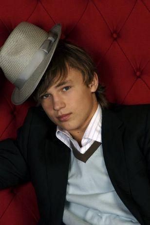 William Moseley x3