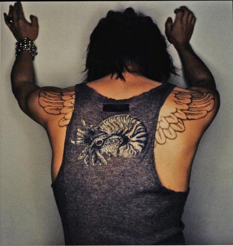 HYDE's rug.. Mooie tattoo, ne?