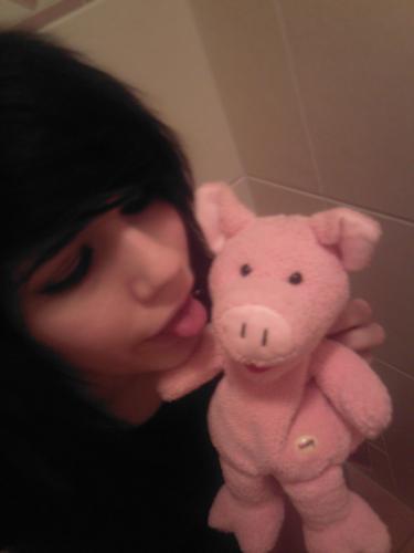 hihi i like that piggy