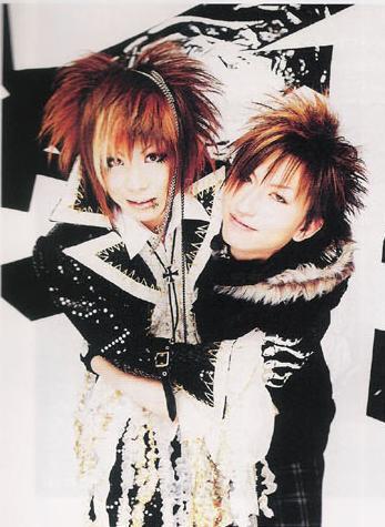 Aoi with Tora X3 [Ayabie and Alice Nine]