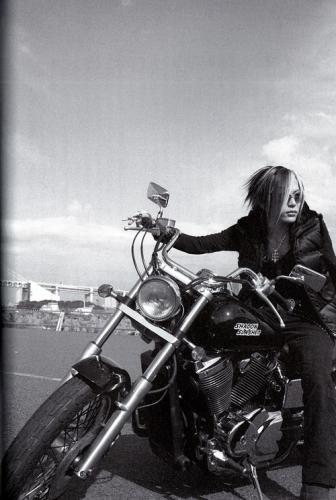 Uruha met zijn Motor