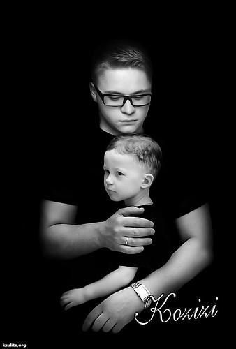 Gus with a little sweet child<3