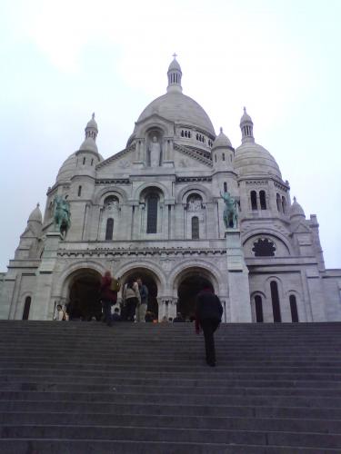 Voel je je al klein? Ik wel. en ik ben 1.76 O_o -de sacre coeur-