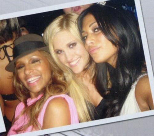 Nicole Scherzinger(H) Melody Thornton(H) Ashley Roberts(H) Mijn Favo Dolls