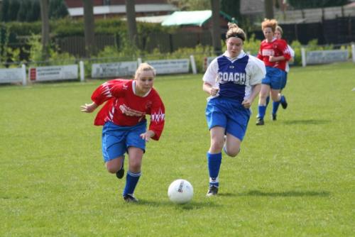 love soccer.    the sky is always bluer. (A)