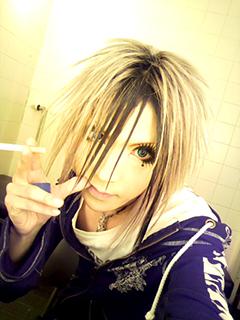 Versailles' Teru smoking backstage @ Bitterzoet