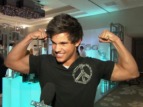 show me the muscles darling ! <3