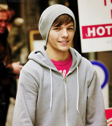 Louis Tomlinson is echt een cutie hihi :$