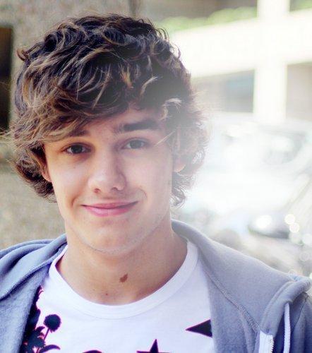 Liam<3