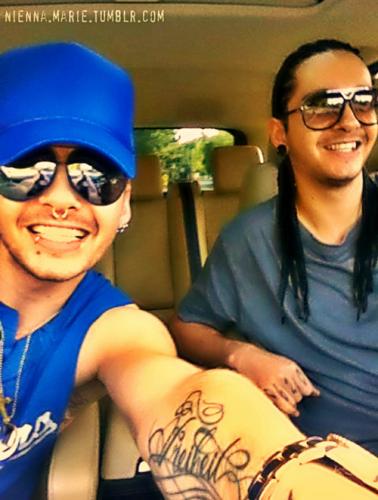 kaulitz twins! --> look at tom's smile