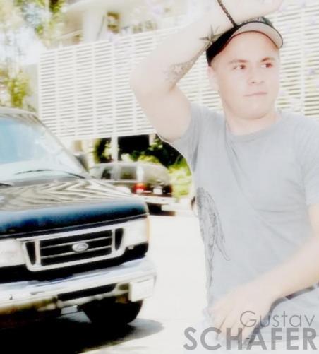 Gustav sweet <3 <3