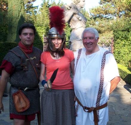 Een archeloog, ik en... Mijn favoriete schrijver! Ok, ik ben een mislukte romein...