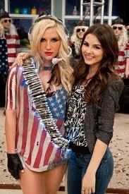 Kesha & victoria justice