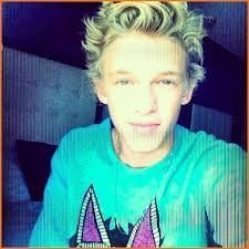 Oknnslknfnskfsm,fneo Cody Simpson!