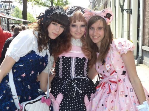 me in lolita with friends