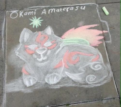 Okami Amaterasu, gemaakt met stoepkrijt.